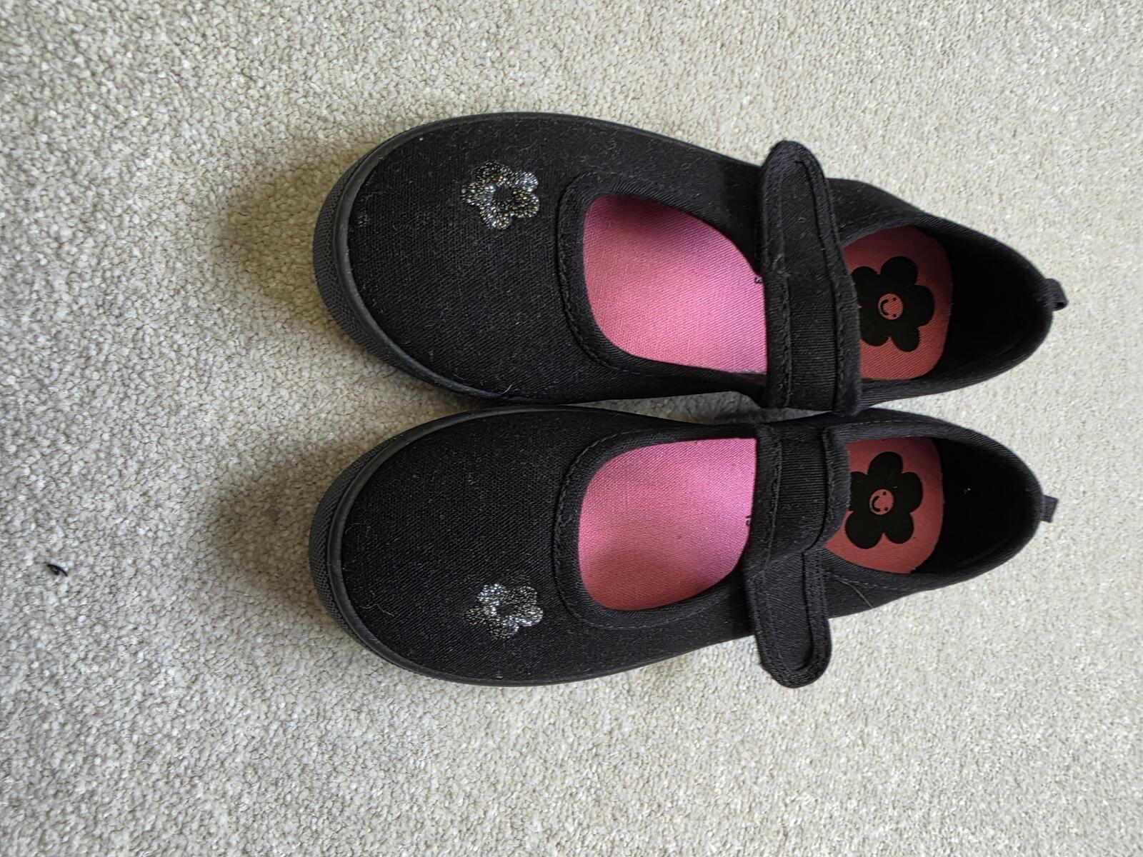 Girls Black Mary Jane Shoes with Pink Inner Sole