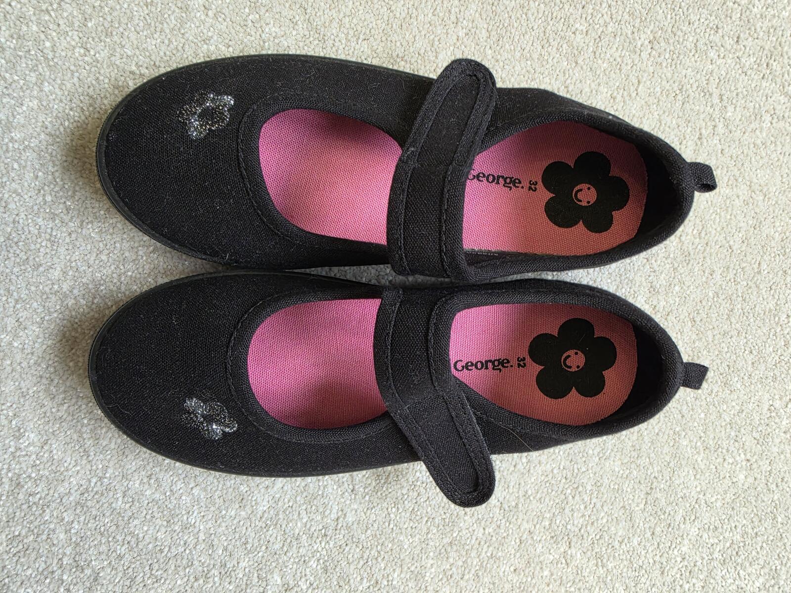Girls Black Mary Jane Shoes with Pink Inner Sole