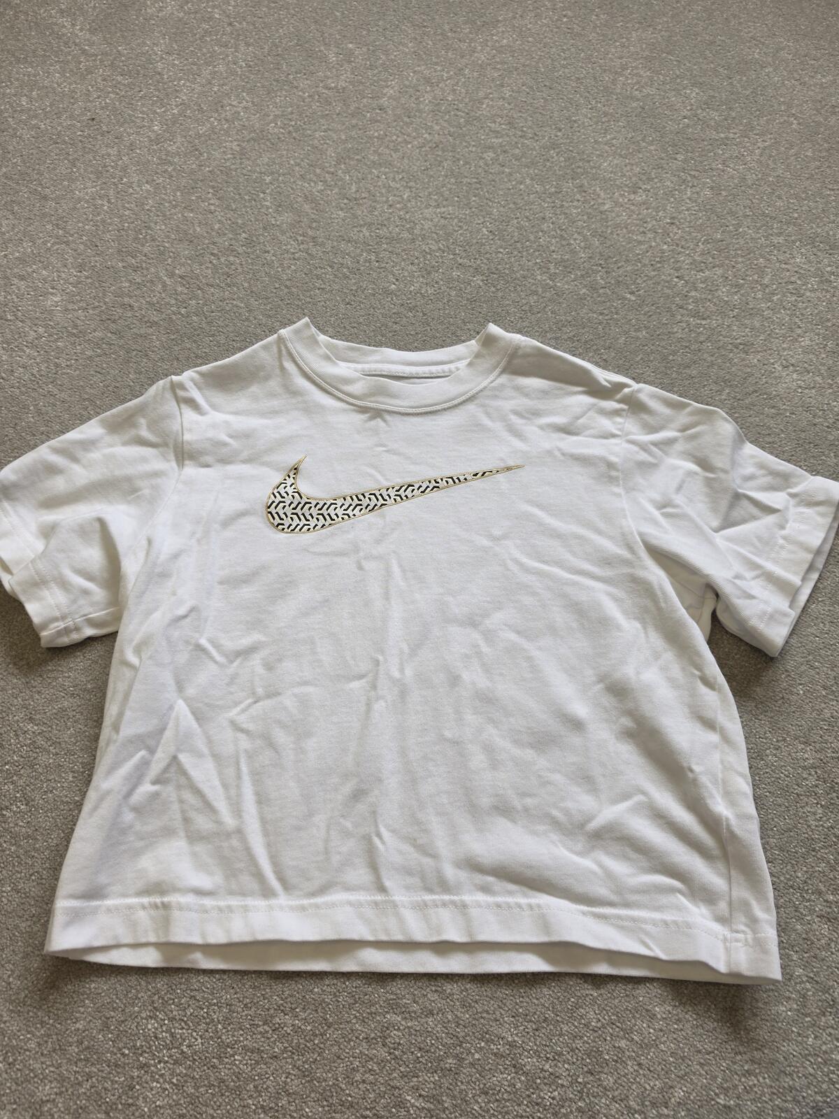 Nike The Nike Tee White Loose Fit T-Shirt