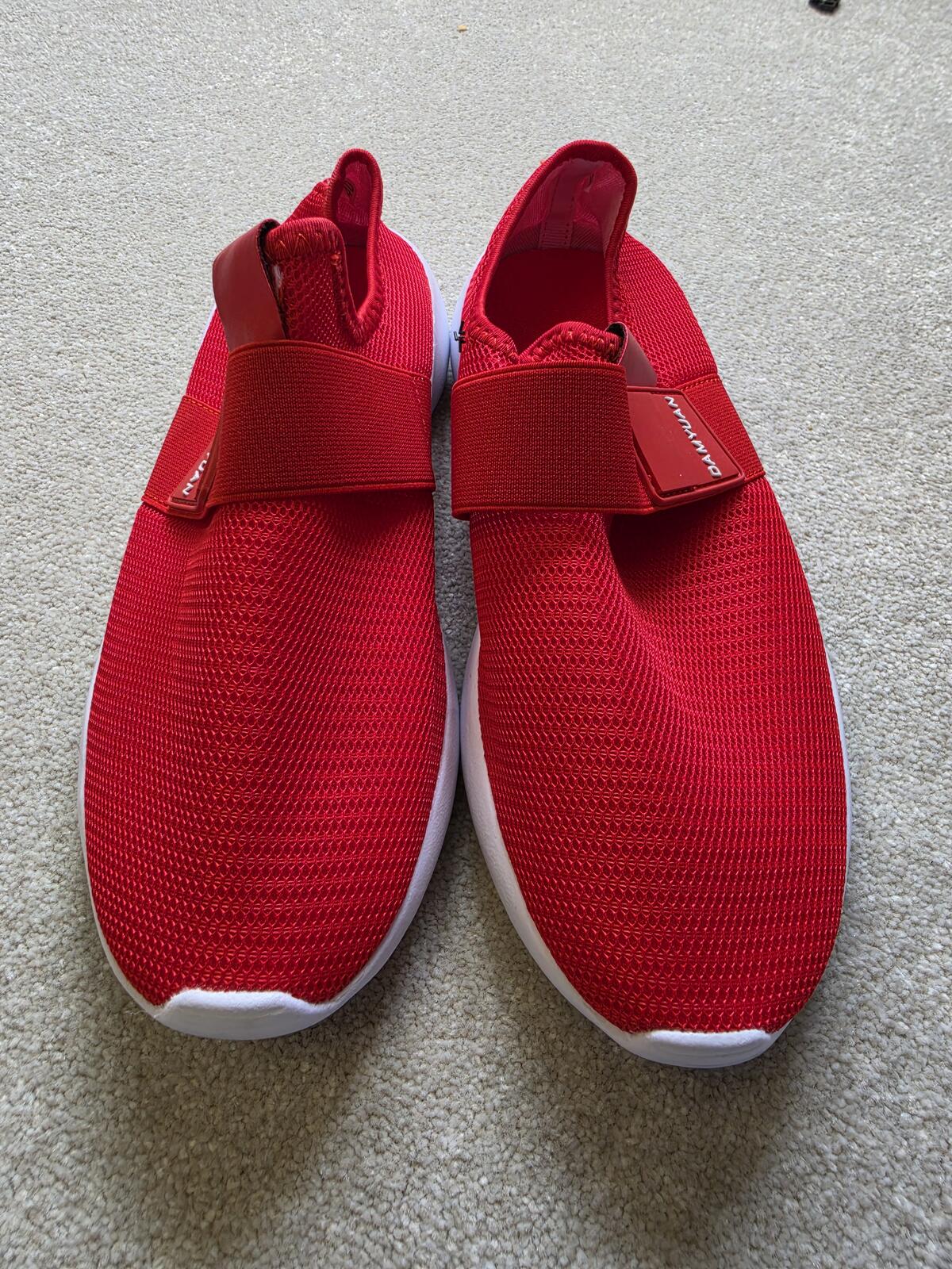 DAMYUAN Red Slip-On Athletic Shoes with Elastic Strap