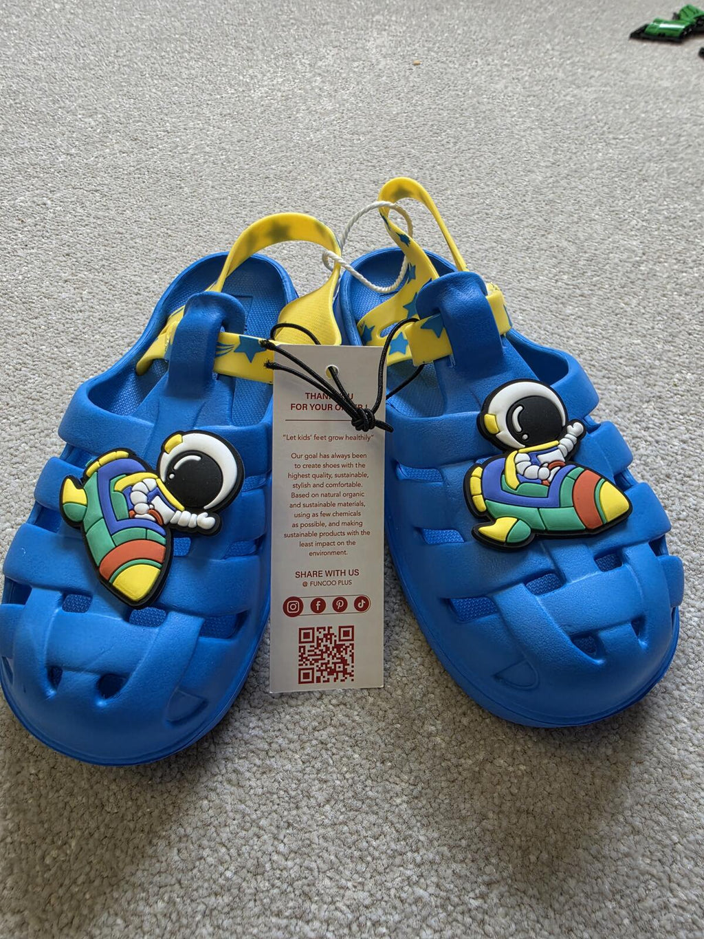 Children's Blue and Yellow Sandals with Astronaut Decoration Size 27 EU / 10 UK