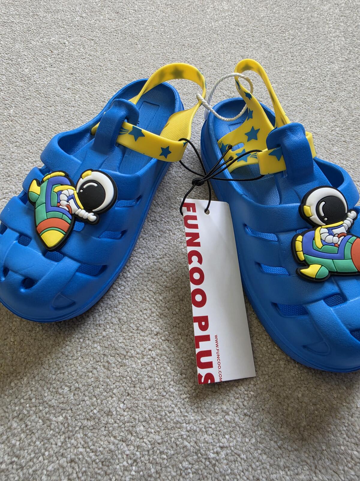 Children's Blue and Yellow Sandals with Astronaut Decoration Size 27 EU / 10 UK