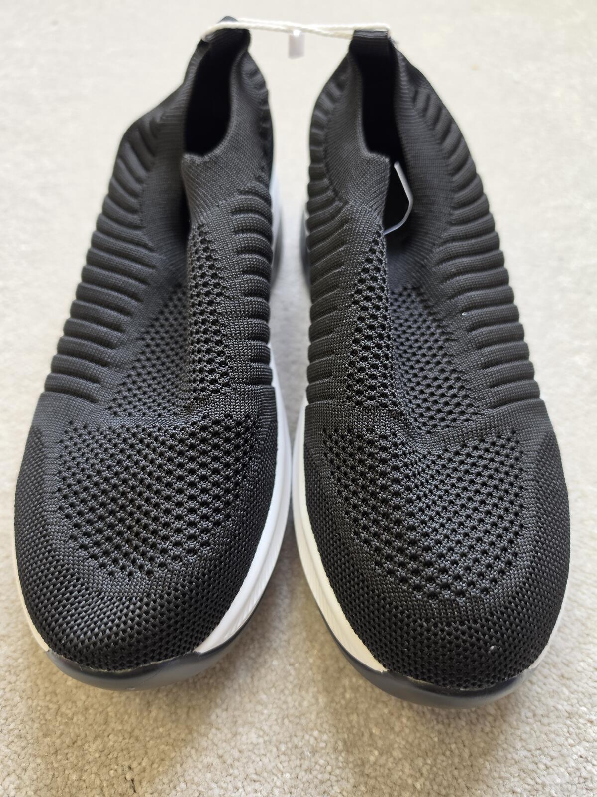 Black Slip-On Knit Sneakers Size 6.5
